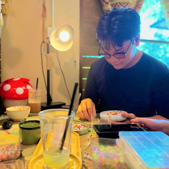 Workshop làm vòng tay thủ công hút giới trẻ Pleiku dịp 20-10