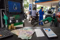 Công thức tính giá xăng E10 RON95-III: Người dùng cần hiểu gì?