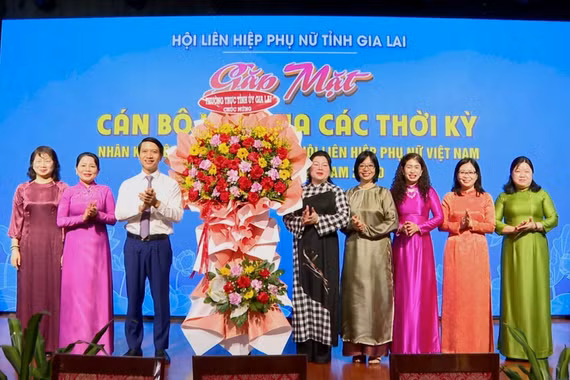 Gặp mặt cán bộ Hội LHPN tỉnh Gia Lai qua các thời kỳ