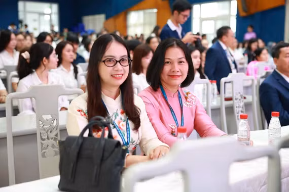 Nhiều trường đại học tăng đãi ngộ, trả lương đến 50 triệu đồng/tháng để hút giảng viên trình độ cao