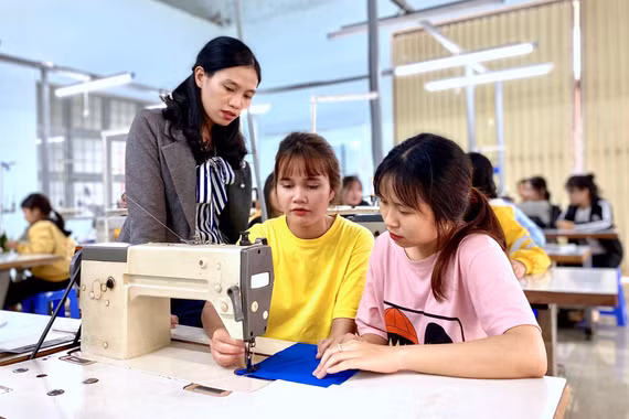 Học ngành nào được giảm 70% học phí năm học 2026-2027?