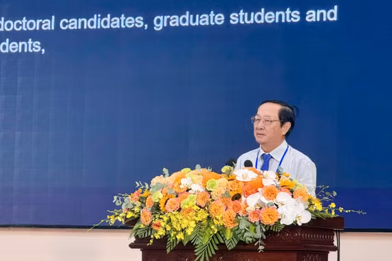 Khai mạc 2 hội nghị khoa học về quang học, quang phổ và quang tử tại Trường Đại học Quy Nhơn