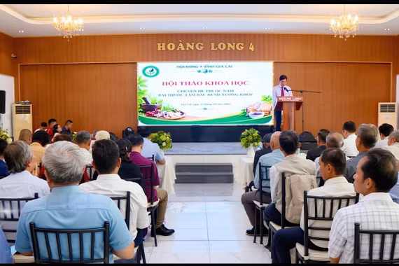 80 đại biểu tham dự hội thảo dùng thuốc Nam điều trị bệnh xương khớp