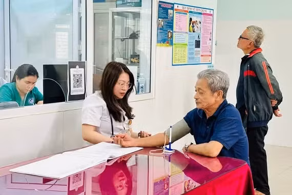 Bệnh viện lớn hỗ trợ trạm y tế xã, người dân được lợi gì?