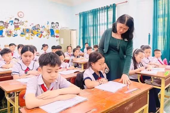 Học 2 buổi/ngày có phải kéo dài thời gian học của học sinh?