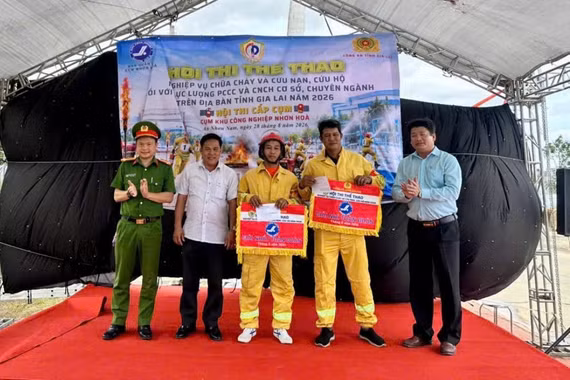 Sôi nổi Hội thi Thể thao nghiệp vụ chữa cháy và cứu nạn, cứu hộ