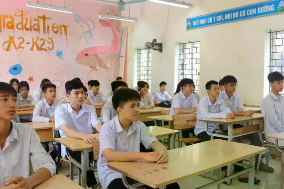 Chương trình giáo dục thường xuyên cấp THCS và THPT có gì mới từ ngày 10-11?