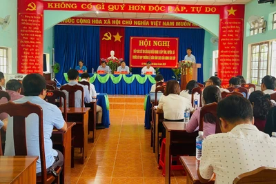 Quang cảnh buổi tiếp xúc cử tri. Ảnh: Vũ Chi