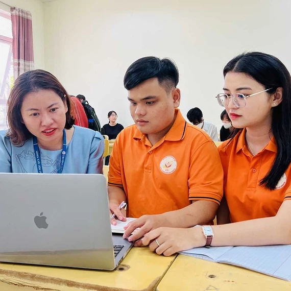Không để khuyết tật ngăn bước chân đến giảng đường