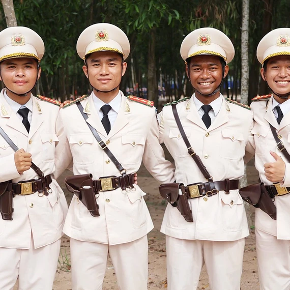 Gặp “chiến sĩ triệu view” Rơ Lan Hưng