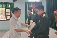 Pleiku: Khen thưởng cho các đơn vị Quân đội hoàn thành xuất sắc trong công tác dân vận
