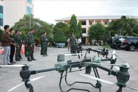 Bộ CHQS tỉnh đã tiếp nhận và vận hành thử 2 thiết bị bay không người lái phục vụ vận chuyển, tiếp tế.