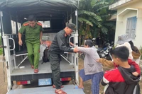 Công an tỉnh Gia Lai khẩn cấp sơ tán 17.690 người dân tại các địa bàn xung yếu đến nơi an toàn để ứng phó bão số 13.