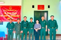 Kbang: Bàn giao nhà “Nghĩa tình cựu chiến binh” cho hội viên nghèo. Ảnh: Hữu Nở