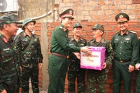 Tư lệnh Quân đoàn 34 thăm các đơn vị tham gia “Chiến dịch Quang Trung”