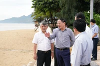 Phó Bí thư Tỉnh ủy, Chủ tịch UBND tỉnh Phạm Anh Tuấn yêu cầu các phường xã nâng tầm thương hiệu du lịch Quy Nhơn trên bản đồ du lịch thế giới trong buổi làm việc ngày 1-11.