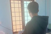 Lẻn vào nghĩa trang lấy trộm máy bơm nước