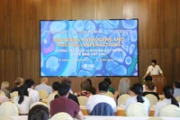 Hơn 30 giáo sư, nhà khoa học quốc tế tham dự hội nghị về vi khuẩn và tế bào chủ