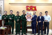 Quân khu 5 thăm, chúc Tết Tỉnh ủy và các đơn vị quân đội trên địa bàn.