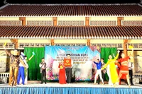 Đêm văn nghệ chào mừng bầu cử tại xã Bình Khê.