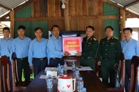 Bộ CHQS tỉnh thăm, chúc Tết Đội K52.