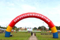 Đak Pơ: 24 gian hàng tham gia hội chợ vùng đồng bào dân tộc thiểu số và miền núi. Ảnh: Ngọc Minh