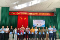 Hơn 1.000 người dân xã Ia Krái được tặng thẻ bảo hiểm y tế 