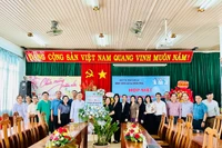 Lãnh đạo tỉnh Gia Lai thăm, chúc mừng các bệnh viện nhân Ngày Thầy thuốc Việt Nam