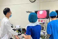 Nội soi gây mê lấy đồng xu trong dạ dày cho bé trai 2 tuổi