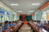 Quang cảnh buổi làm việc của Trưởng Ban Tuyên giáo và Dân vận Tỉnh ủy Nguyễn Thị Phong Vũ với xã Chơ Long. Ảnh: Hồng Thương