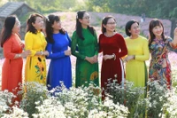Phát triển du lịch, khám phá văn hóa qua tà áo dài Việt Nam