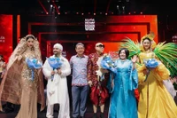Hoa hậu Bùi Quỳnh Hoa chiếm trọn spotlight