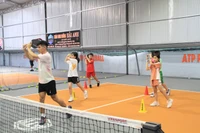 Pickleball thu hút đông đảo học sinh bởi sự mới mẻ và dễ chơi. Ảnh: H.B