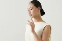 Thời trang tối giản, điểm chạm của phong cách sang trọng và chuyên nghiệp