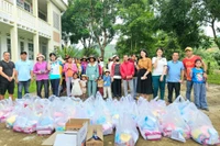 Đak Đoa: Trao quà và tư vấn cho 72 mẹ bầu tại làng Kon Mahar