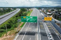 Tạm dừng thông xe cao tốc Quảng Ngãi - Hoài Nhơn để khắc phục các vấn đề tiềm ẩn rủi ro.