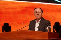 Đồng chí Thái Đại Ngọc-Ủy viên Trung ương Đảng, Bí thư Tỉnh ủy Gia Lai thông báo nhanh kết quả Hội nghị Trung ương 13 (khóa XIII). Ảnh: N.H