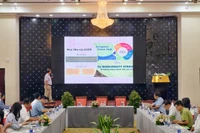 Tiến sĩ Trương Tất Đơ-chuyên viên Cục Lâm nghiệp và Kiểm lâm trình bày tham luận "Yêu cầu sản xuất không gây mất rừng (EUDR) và các giải pháp thực hiện". 