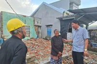 Căn nhà của bà Đào bị đổ sập hoàn toàn trước cơn lũ dữ. 