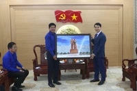 Phó Bí thư Tỉnh ủy Nguyễn Ngọc Lương tiếp xã giao Đoàn Thanh niên Nhân dân Cách mạng tỉnh Champasak.
