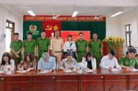 Hơn 80 cơ quan, tổ chức ở xã Ia Pa ký cam kết chấp hành pháp luật về giao thông, an ninh trật tự