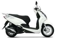 Honda Lead 2026 trắng đen: Thanh lịch cuốn hút, giá từ 42,49 triệu đồng