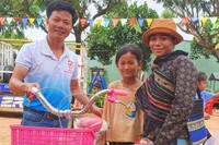 Người đàn ông phố núi Pleiku đạp xe lan tỏa yêu thương