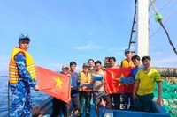 Hải đoàn Biên phòng 48 tăng cường tuần tra, kiểm soát, xử lý nghiêm vi phạm và tuyên truyền pháp luật về IUU cho ngư dân.