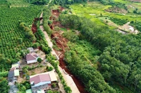 Khu vực sạt lở trên tuyến đường vận hành Trạm 500 kV (xã Ia Ly).