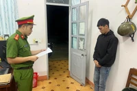 Khởi tố thanh niên xin tiền mua ma túy không được liền đập phá nhà cửa.