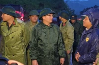 Phó Thủ tướng Hồ Quốc Dũng: Đặt tính mạng người dân lên trên hết trong ứng phó với mưa lũ.