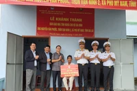 Bàn giao nhà tình nghĩa cho gia đình chính sách ở Phù Mỹ Nam