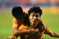 HAGL và nhóm đua trụ hạng hồi sinh rực lửa, V-League đáng xem hơn nhiều