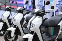 Honda và Yamaha tham gia, cuộc đua trạm đổi pin xe máy điện bắt đầu nóng
